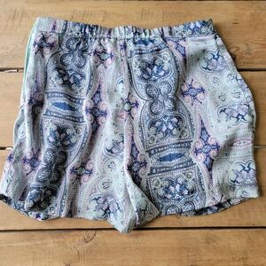 Paisley Print Women's Shorts, M, Lavender And Blues